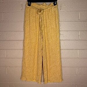 Hollister Yellow Floral pant